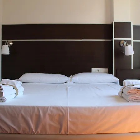 Hotel Sagunto فندق
