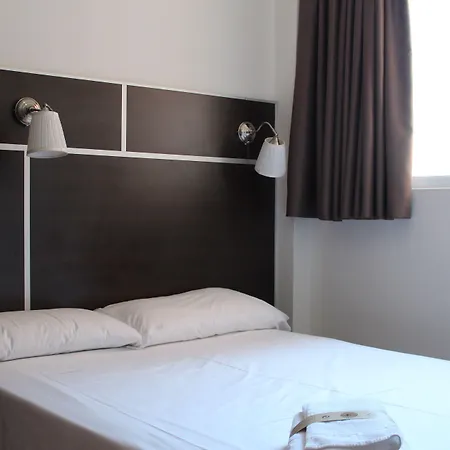 Hotel Sagunto ホテル