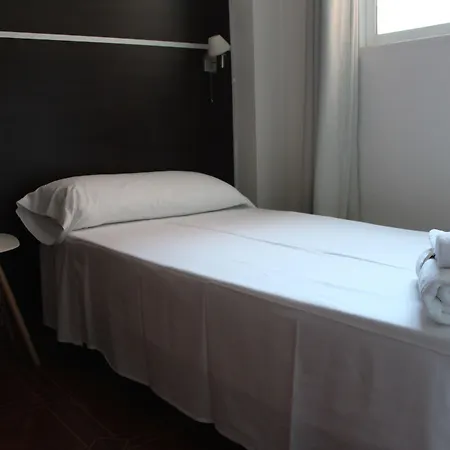 ホテル Hotel Sagunto 2*